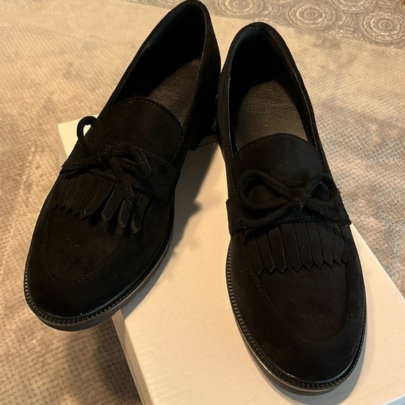 BLACK FAUX SUEDE TASSEL TIE LOAFTER NIB SIZE 7 - Picture 1 of 7